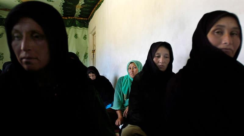 Afghanistan women learning english