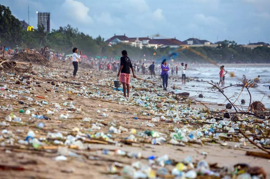 New Treaty Marks the First Global Attempt to Combat Plastic Pollution